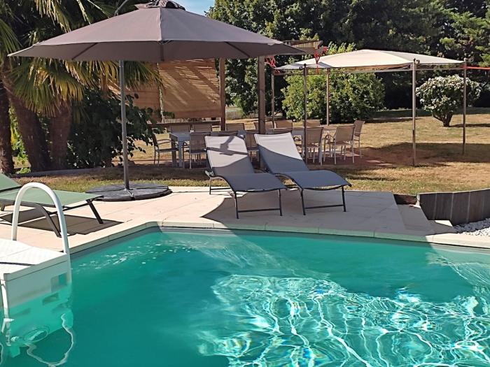 Grande maison familiale avec piscine chauffée