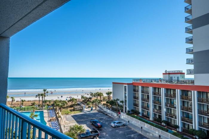 Remodeled Ocean View Studio 5thFloor,Heated Pools!
