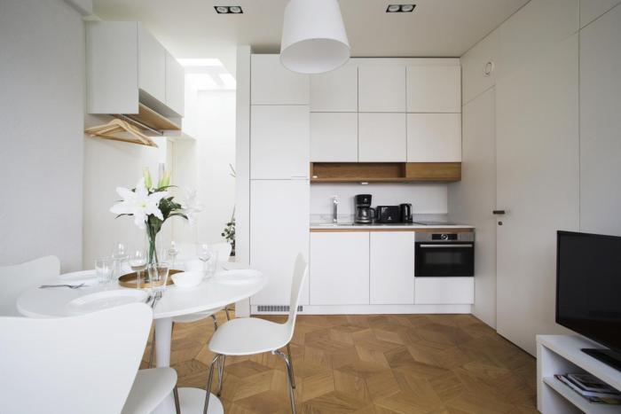 Unique and Bright Penthouse Studio in Ullanlinna