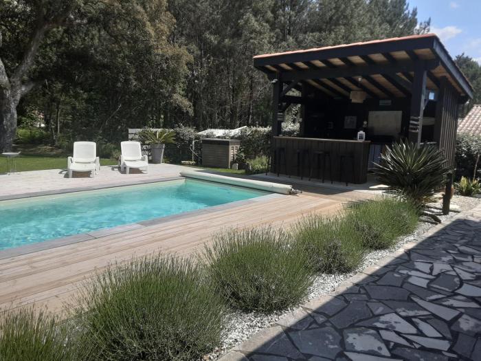 Grande maison avec piscine privée