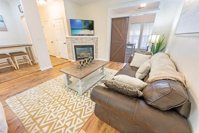 NEW! Large 2BR Savannah Shores PoolPickleball