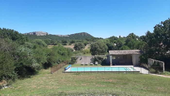 Maison de famille avec piscine, nord Uzès