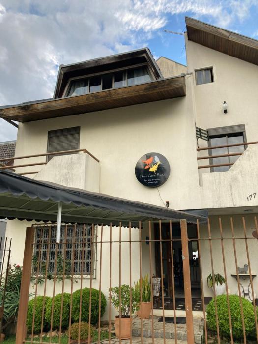 Hospedagem Three Little Birds