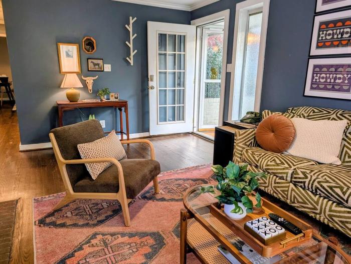 Selwyn Park Playground(Kid, Pet, & Adult Friendly)