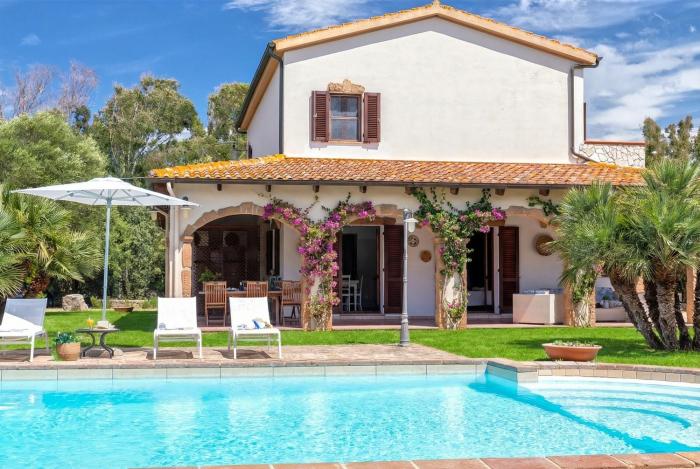 ClickSardegna Villa del Parco a ridosso del mare