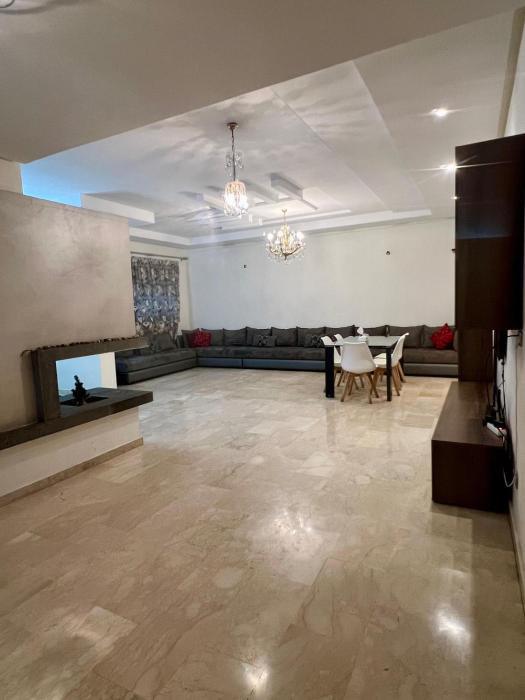 Moderne et spacieux appartement avec une belle vue - Espace Rihab centre ville