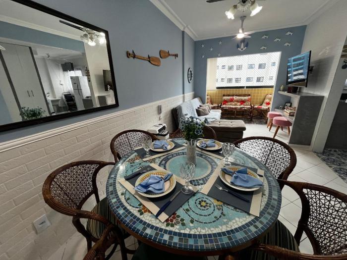 Canto do Forte -Com Ar - 5 hóspedes -Wi FI -Garagem 80 mts da Praia