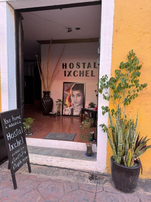 Hostal Ixchel - AC, WiFi & Tours in Valladolid Downtown