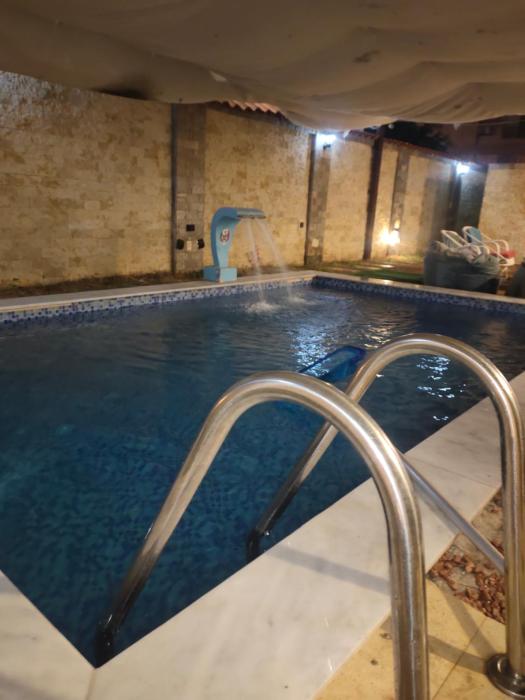 المعموره الشاطئ فيلا خاصه بحديقه خاصه وحمام سباحه خاص