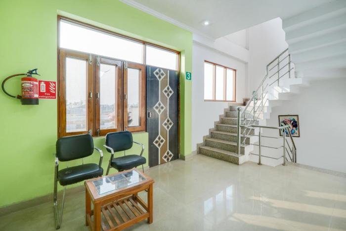 Hotel O Trimurti Palace