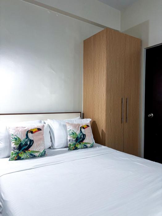 Affordable Studio Unit Near Malls and Offices