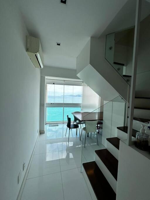 Cobertura Duplex vista pro mar