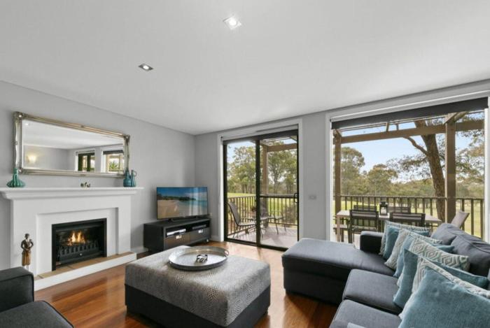 Ar Heafy Lodge Premium Private Villa Located within Cypress Lakes Resort