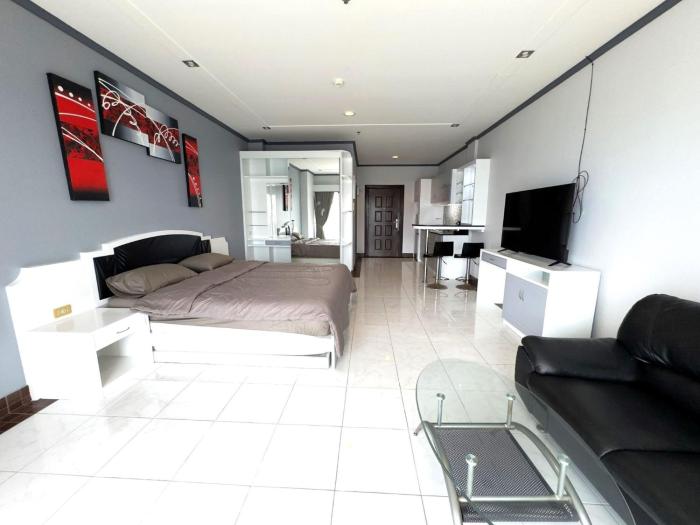 Sea View Studio - Jomtien Beachfront - View Talay 8