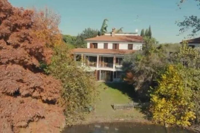 villa su lago privato