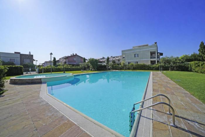 Casa Francy Relax on Lake Garda with pool