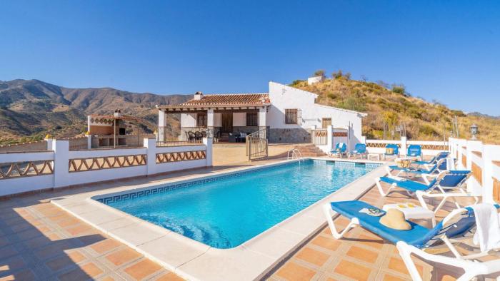 Casa Herrero El Borge by Ruralidays