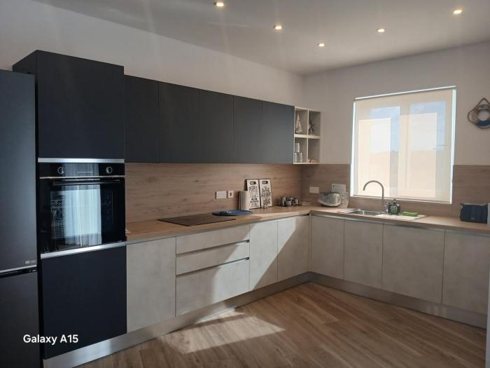 Harbour Haven - Marsaxlokk Seaside Apt with Balcony & Harbour Views