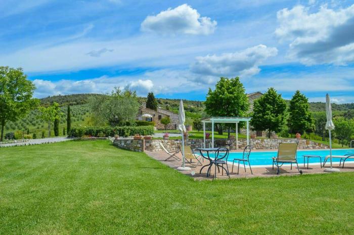 Apartment With Pool In Tuscan Stone House