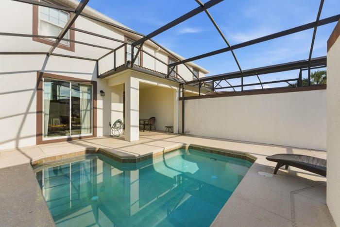 Townhome 4Q c Piscina no Champions Gate