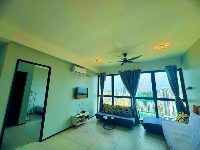 Elegant 3BR Luxury City View Comfortable for 10