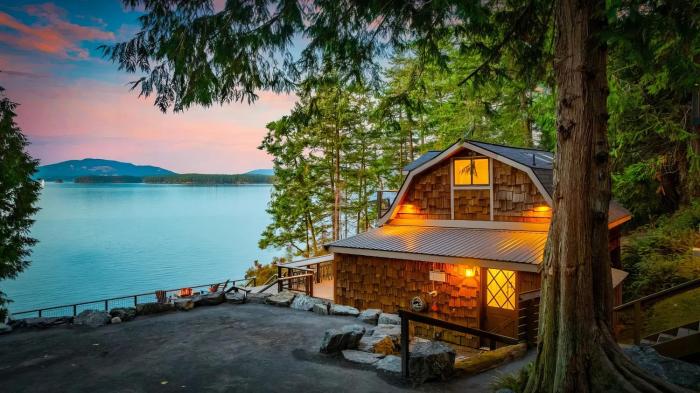 Friday Harbor - Waterfront Hot Tub & Mountain Views