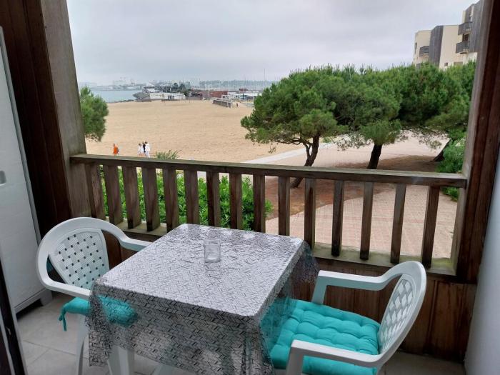 Studio balcon vue mer- Face plage des Minimes- La Rochelle