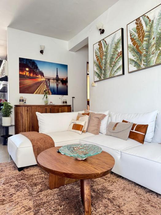 Lumora HomesNear Palm Village and Kawe Beach