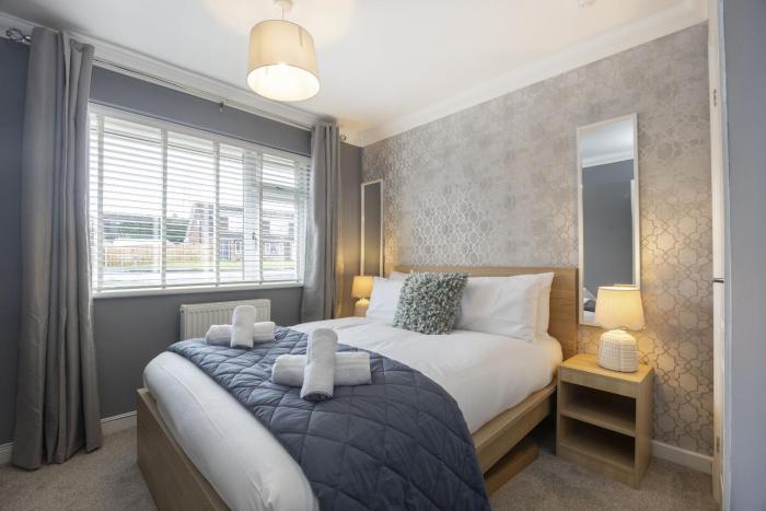 Modern 3 Bedroom Dorma Bungalow near GCHQ