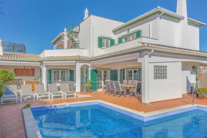 Villa Majoka, 4 Bedroom Private Villa