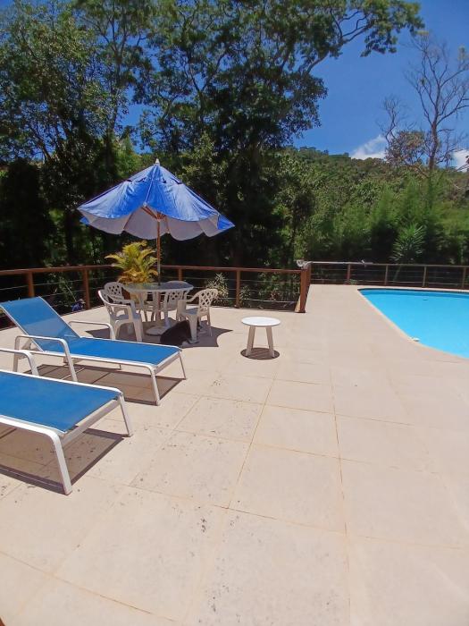 Casa com piscina condomínio Itaipava Country Club