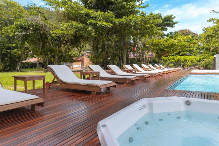 Casa Mar Pé na Areia Enseada Ubatuba