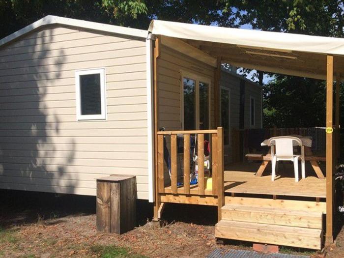 Mobil home confortable avec terrasse, 2 chambres - API-1-52-674
