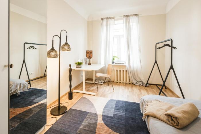 Families & Large Groups - 7 Bedrooms - 10 Guests - Central Location