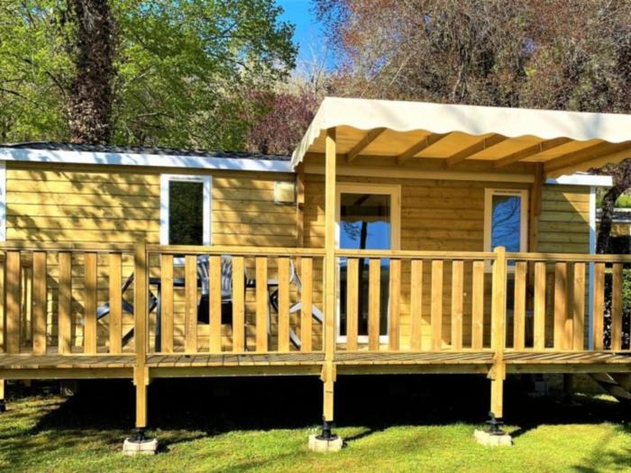 Mobil home confortable avec terrasse au camping Saint-Cybranet - API-1-52-1261
