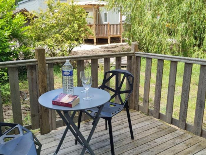 Mobil-home 32m² avec Terrasse - 4 personnes - API-1-52-1564