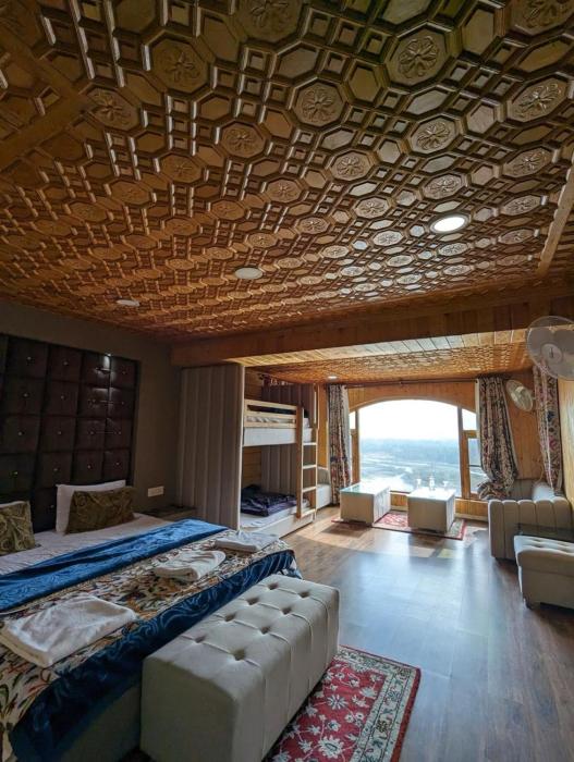 Srichan Resorts