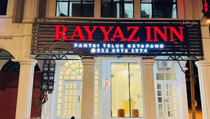 Rayyaz Inn Pantai Teluk Ketapang