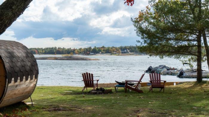 Lakefront Sand Bay Resort with Private Beach and BBQ