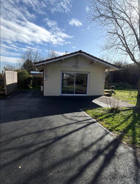 Charmante dépendance avec parking gratuit