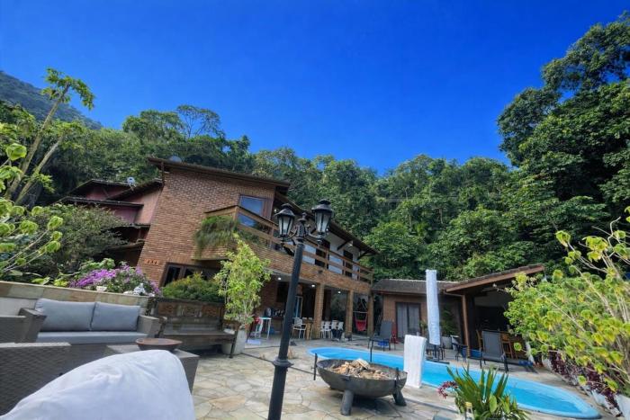 Casa de Alto Padrão em Guaecá 300m da praia