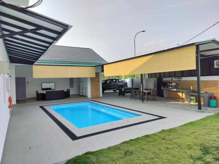 Homestay 229 Private Pool behind PD Ostrich Farm