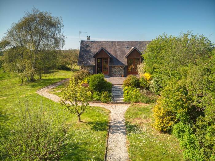 Modernes Landhaus mit großem Garten