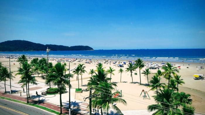 Apartamento próximo ao mar na Guilhermina em Praia Grande