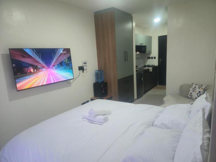 Modern Parkview Suite Airport SGR CBD Access