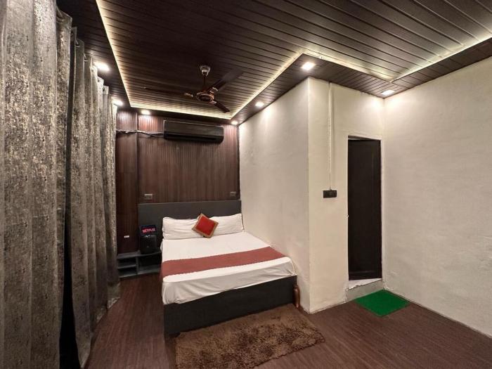 Hotel O Home Diamond Stay Near Lotus Temple