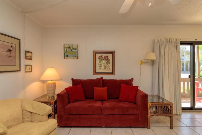 Tiki 142 - 1BR Condo with King Bed Close to Beach condo