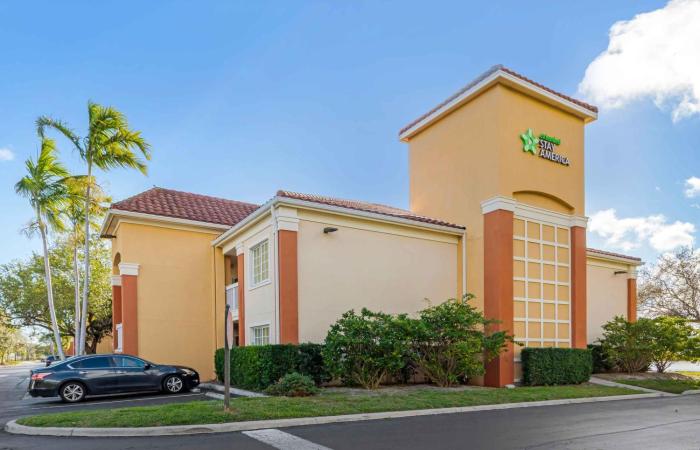 Extended Stay America Suites - Boca Raton - Commerce