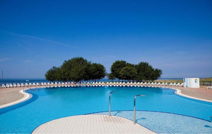 1 Bedroom Stunning Apartment In Umag