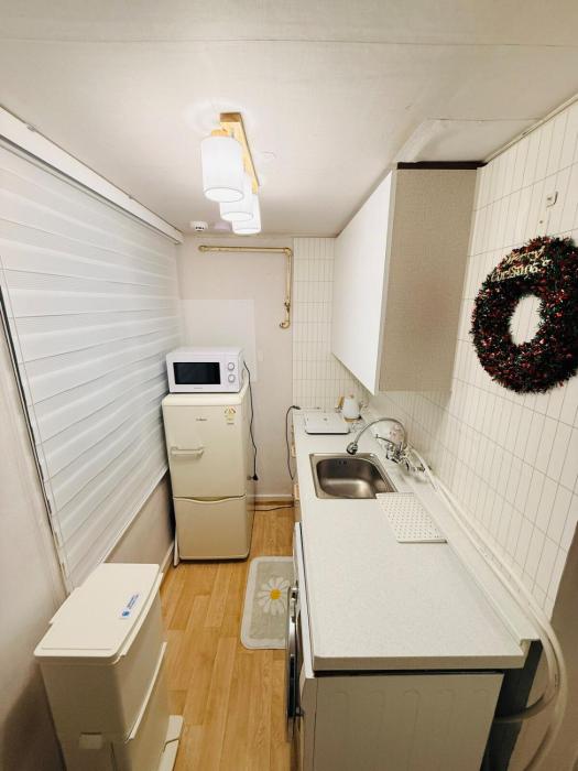 Seoul Station 5 min on foot Myeongdong 7 min DDP 10 min Seongsu 15 min Gangnam 20 min